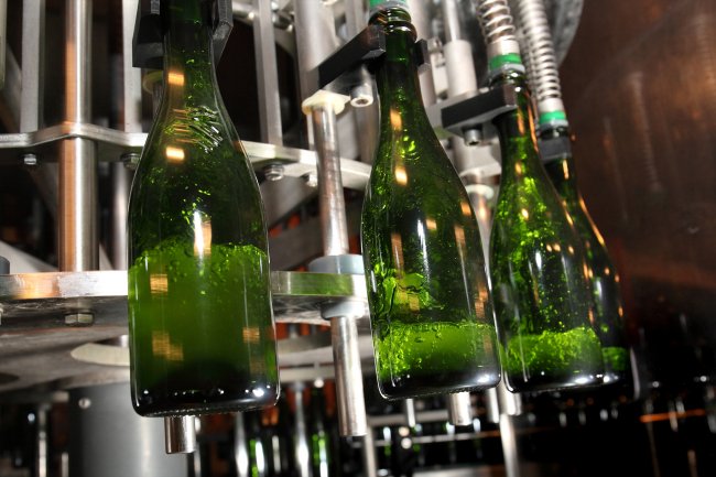 CHAMPAGNE FLEURY GILLE - Remplissage des bouteilles